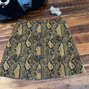 Joie Sz2 lizard print mini skirt